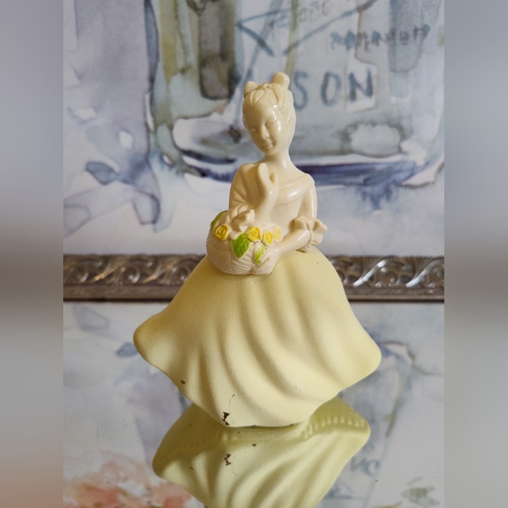 AVON VINTAGE FLORAL GARDEN MAIDEN COLOGNE PERFUME BOTTLE COLLECTIBLE DECOR